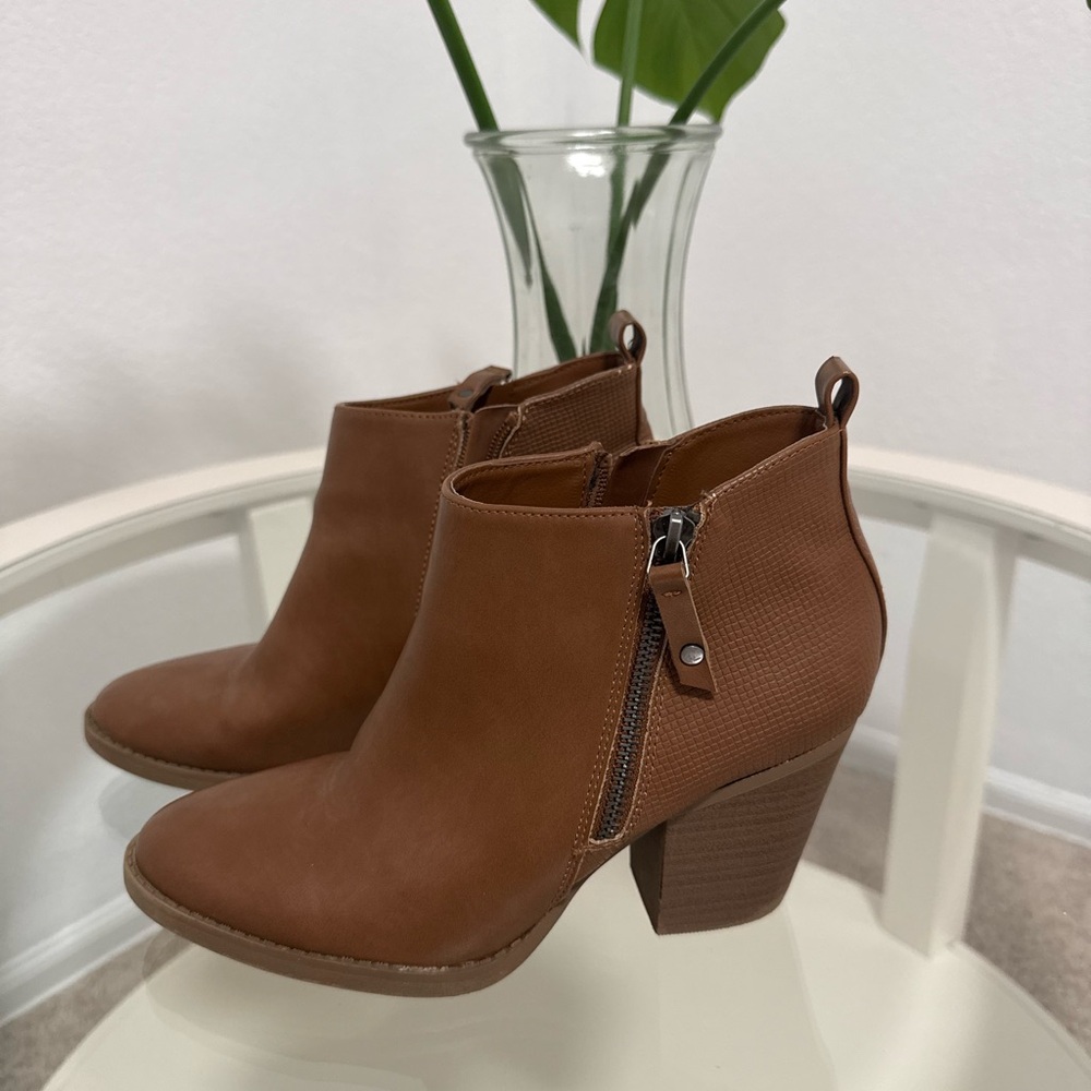 Universal Thread Tan Ankle Booties